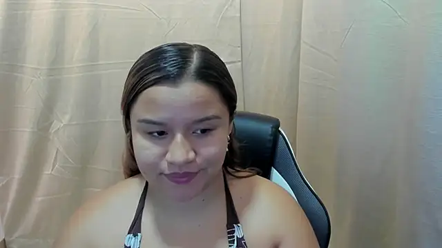 Snapshot of ElaBourn_ chatting on May 2026 03:49:01 PM ElaBourn online show from May 2026 03:49:01 PM