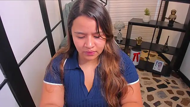 ElaBourn  online show from December 2025 02:10:02 PM