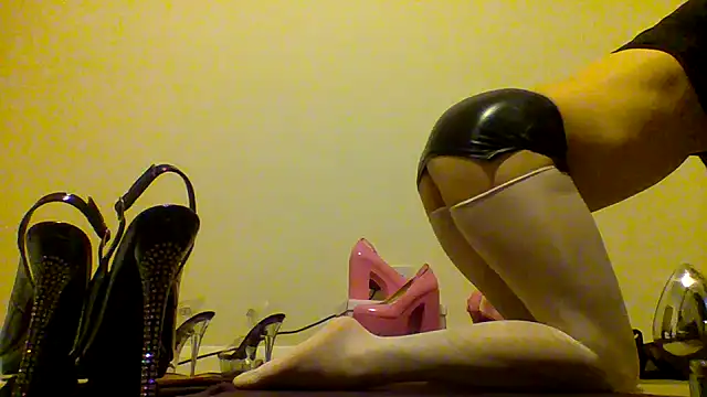 Snapshot of unforgettable_dirty_slut chatting on November 2025 09:19:01 PM unforgettable dirty slut online show from November 2025 09:19:01 PM