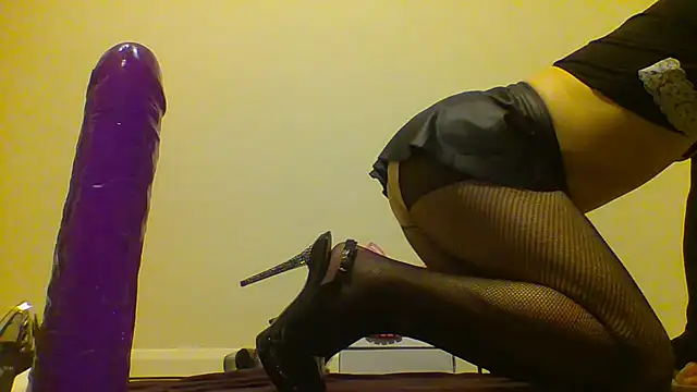 Snapshot of unforgettable_dirty_slut chatting on October 2025 07:37:02 PM unforgettable dirty slut online show from October 2025 07:37:02 PM
