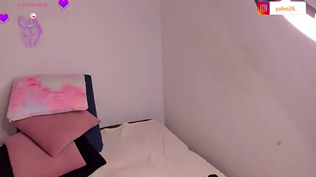 Snapshot of Brandy_brown_ chatting on September 2025 12:16:02 AM Brandy brown online show from September 2025 12:16:02 AM