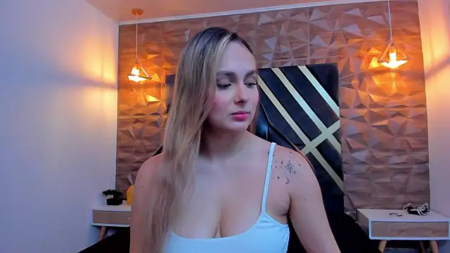 Emmaa white  online show from October 2025 05:13:02 PM
