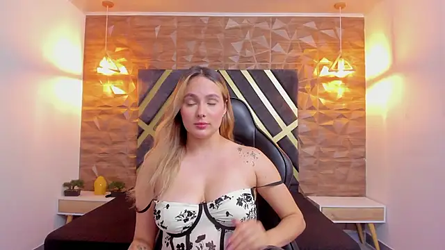 Emmaa white  online show from March 2026 05:25:02 PM