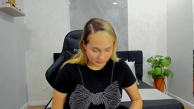 Emmaa white  online show from May 2026 05:30:01 PM