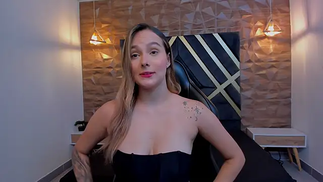 Emmaa white  online show from November 2025 05:16:02 PM