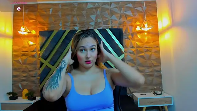 Emmaa white  online show from October 2025 05:02:01 PM