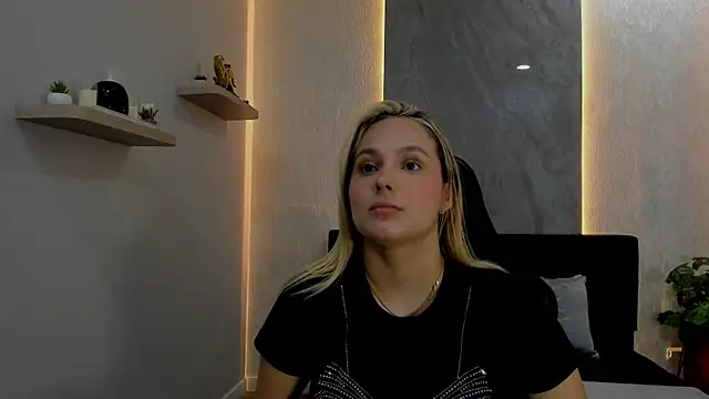 Emmaa white  online show from May 2026 05:32:02 PM