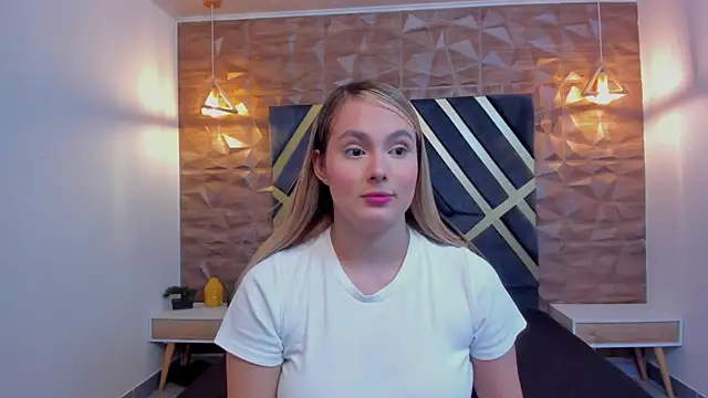 Emmaa white  online show from January 2026 05:17:02 PM