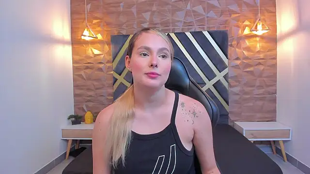 Emmaa white  online show from January 2026 05:16:01 PM