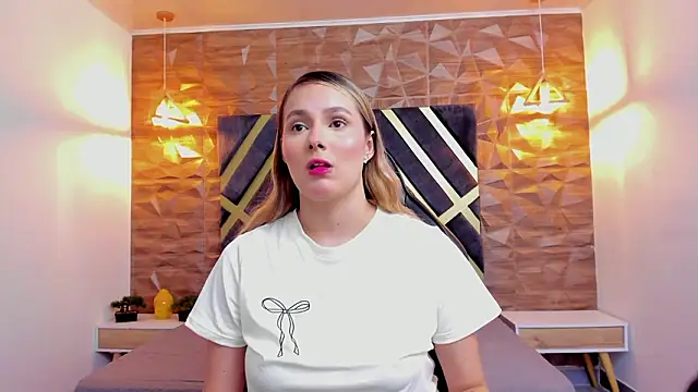 Emmaa white  online show from March 2026 05:14:02 PM