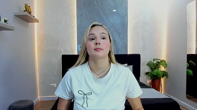 Emmaa white  online show from May 2026 05:33:01 PM
