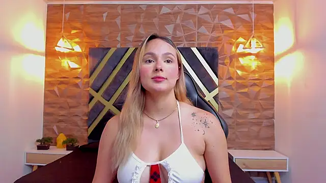 Emmaa white  online show from April 2026 05:20:02 PM