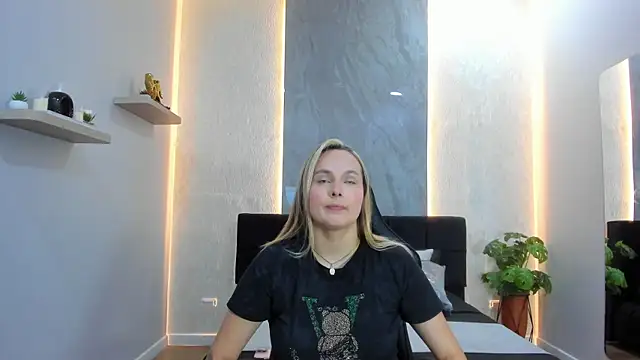 Emmaa white  online show from May 2026 05:33:01 PM