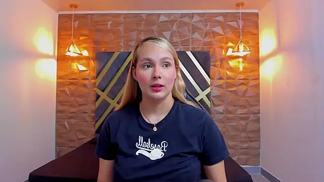 Emmaa white  online show from May 2026 05:16:02 PM