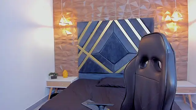 Emmaa white  online show from November 2025 05:16:02 PM