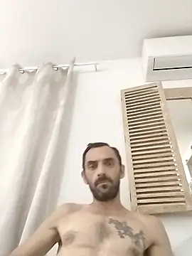 hotmen83 online show from October 2025 08:43:01 PM