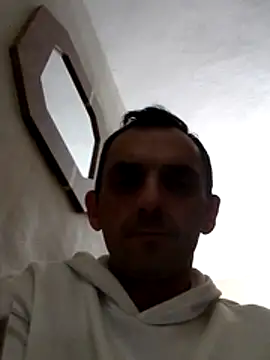 hotmen83 online show from March 2026 10:48:01 PM