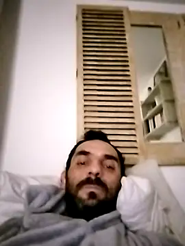 hotmen83 online show from October 2025 04:14:02 AM