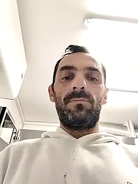 hotmen83 online show from October 2025 06:03:01 AM