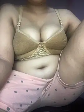 Snapshot of mona_15 chatting on October 2025 10:34:01 PM mona 15 online show from October 2025 10:34:01 PM