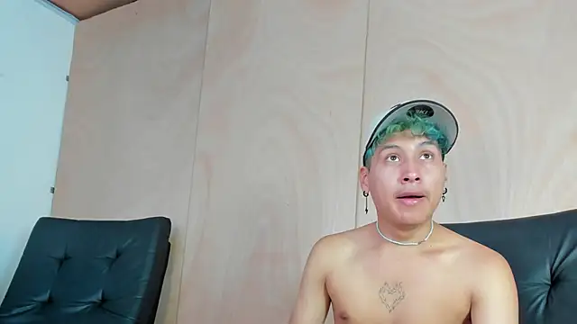 spicy adonhis online show from September 2025 12:38:02 PM