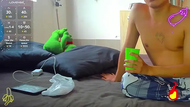 spicy adonhis online show from October 2025 07:25:02 PM