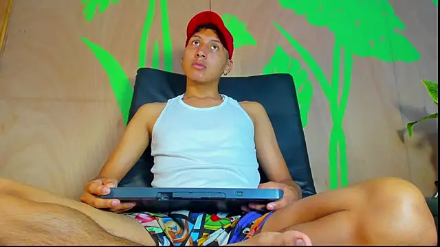 spicy adonhis online show from April 2026 01:12:02 PM