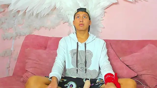 spicy adonhis online show from November 2025 01:10:01 PM