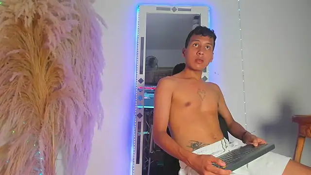 spicy adonhis online show from February 2026 07:24:02 PM