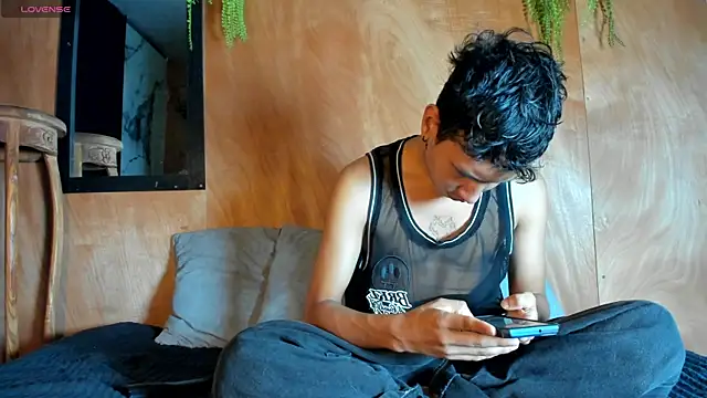 spicy adonhis online show from April 2026 01:34:01 PM