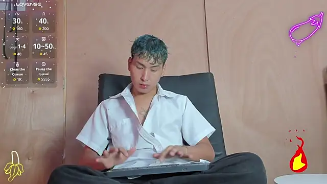 spicy adonhis online show from October 2025 12:46:01 PM