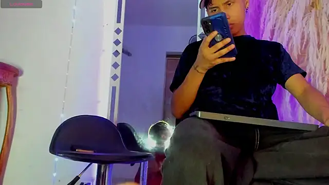 spicy adonhis online show from October 2025 07:34:02 PM