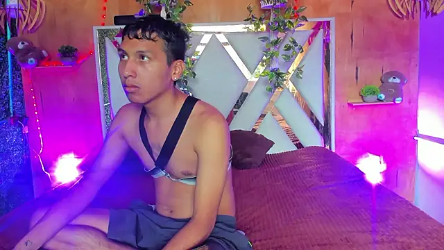 spicy adonhis online show from March 2026 01:15:02 PM