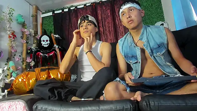 spicy adonhis online show from November 2025 03:06:01 PM