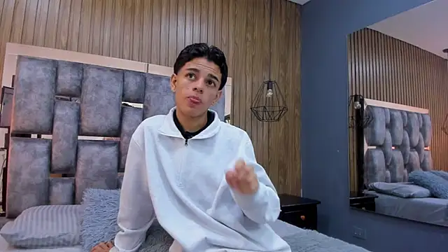 owen  johnson online show from December 2025 11:42:01 AM