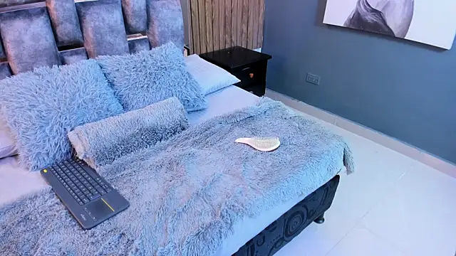 owen  johnson online show from November 2025 12:21:01 PM