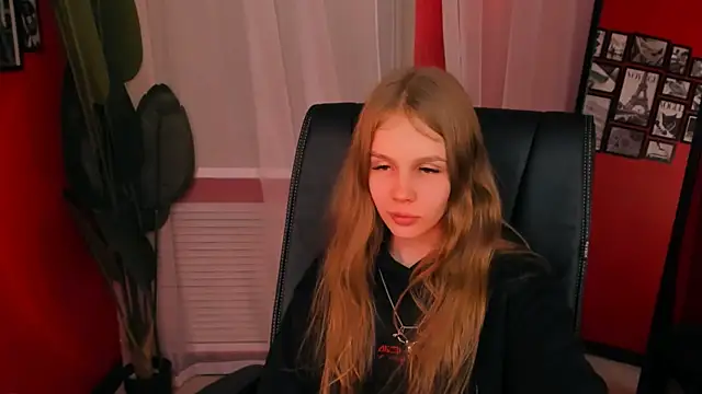 Selen hells weet online show from September 2025 06:13:01 PM