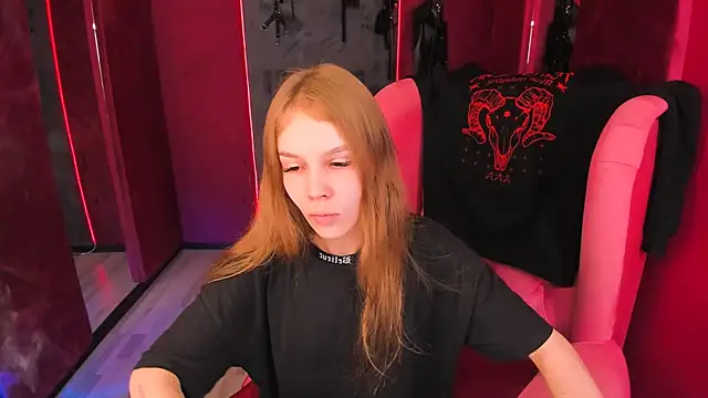 Selen hells weet online show from October 2025 05:03:02 PM