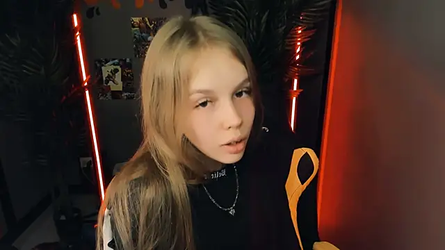 Selen hells weet online show from September 2025 05:34:01 PM
