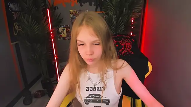 Selen hells weet online show from October 2025 09:45:01 PM