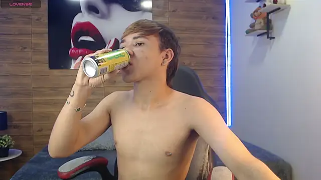 nathanclay online show from April 2026 03:55:01 AM