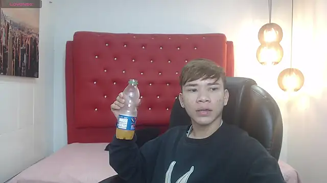 nathanclay online show from November 2025 03:29:02 AM