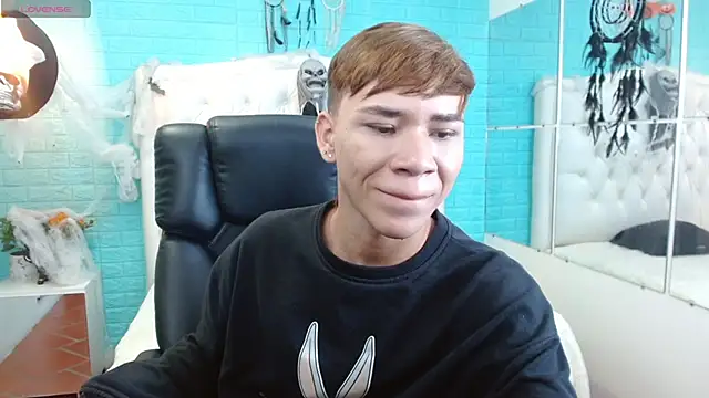 nathanclay online show from November 2025 03:33:02 AM