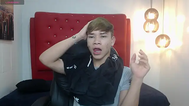 nathanclay online show from November 2025 04:16:01 AM