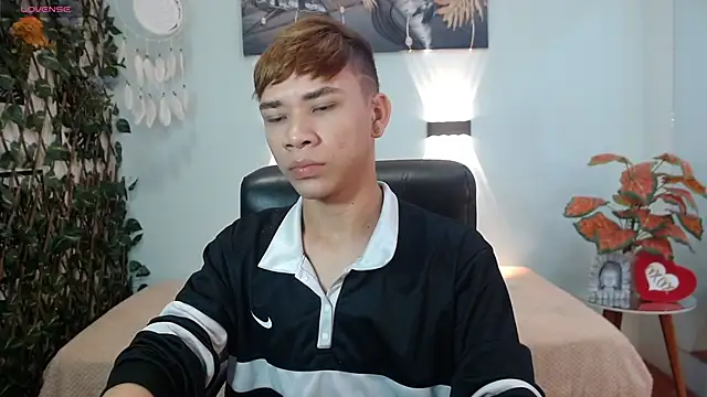 nathanclay online show from December 2025 03:52:02 AM