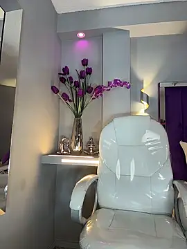 mia everly online show from March 2026 01:07:01 AM