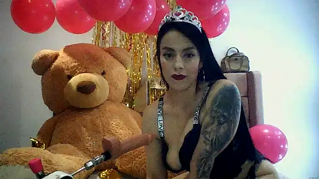 Snapshot of HotAss_Hally chatting on July 2026 06:00:02 AM HotAss Hally online show from July 2026 06:00:02 AM