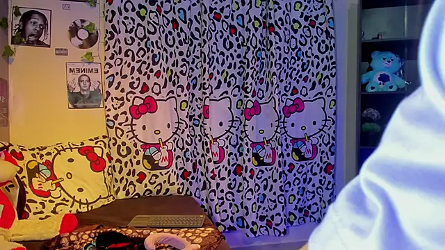 Snapshot of thania_777 chatting on October 2025 10:50:01 PM thania 777 online show from October 2025 10:50:01 PM