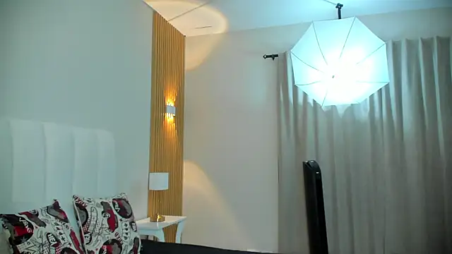 lilyth adam online show from November 2025 07:40:02 PM