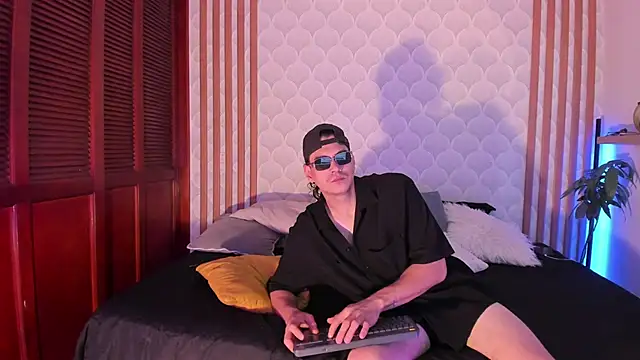 Cristian blaze online show from April 2026 06:04:02 PM